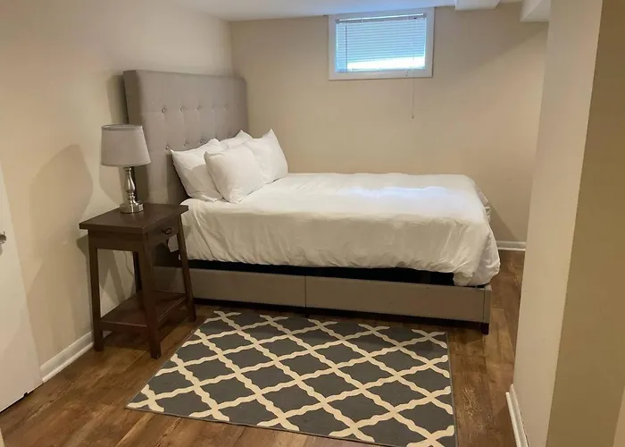 Ferienhaus Spacious In Dt Near Naval Base *